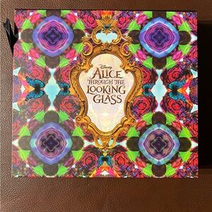 URBAN DECAY ALICE IN WONDERLAND THROUGH THE LOOKING GLASS EYESHADOW PALETTE BNIB